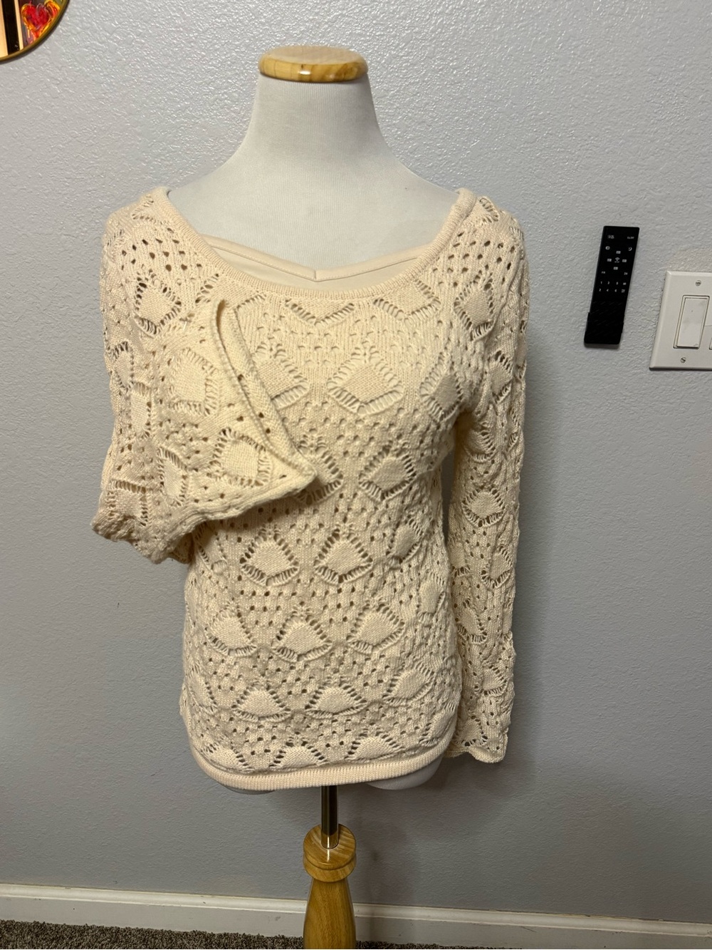 Jessica Simpson Cream Openwork Off-Shoulder Knit Sweater